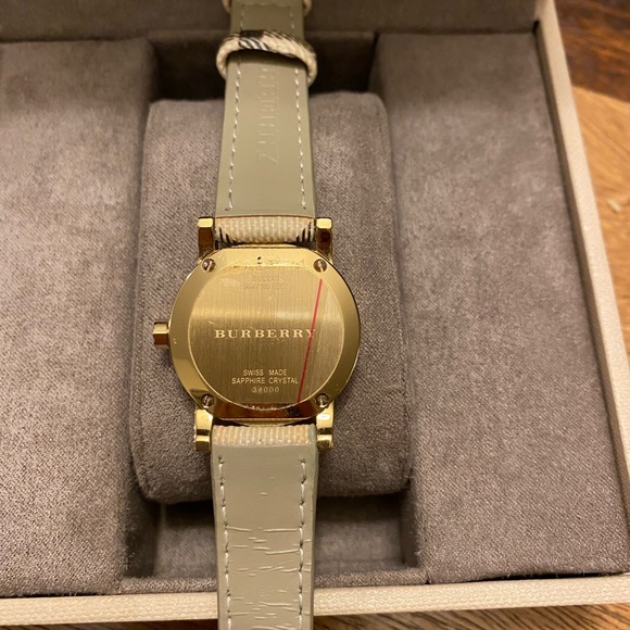 Burberry watch - Picture 6 of 7